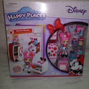 Disney happy places. Minnie Mouse cupcake kitchen.